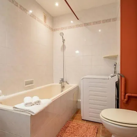 Appartamento Esprit Vintage Avec Piscine, Proche Du Métro Parigi